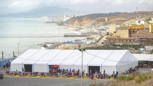 Campamento provisional de acogida situado junto a la carretera del Jaral, en Ceuta, donde se produjo la agresión.