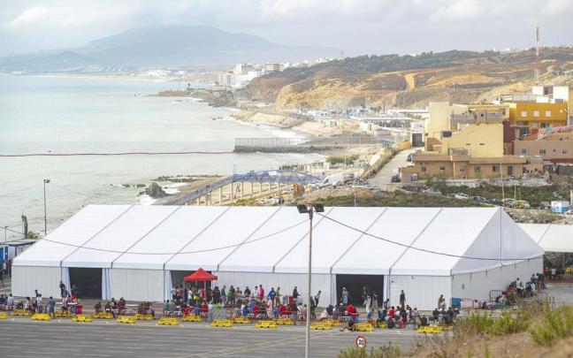 Campamento provisional de acogida situado junto a la carretera del Jaral, en Ceuta, donde se produjo la agresión.