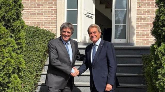 El expresident de la Generalitat, Artur Mas, visita en Bélgica a su homólogo, Carles Puigdemont.