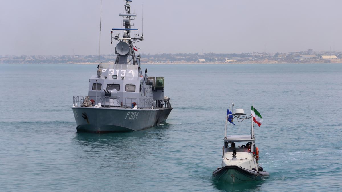 Embarcaciones con bandera iraní.