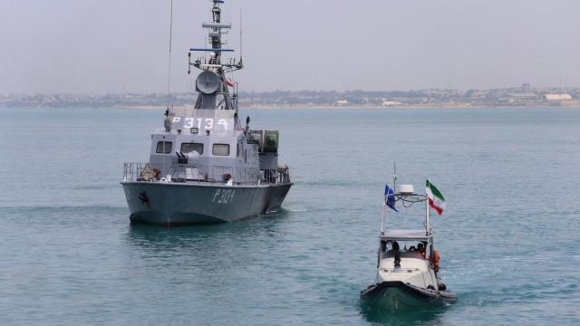 Embarcaciones con bandera iraní.