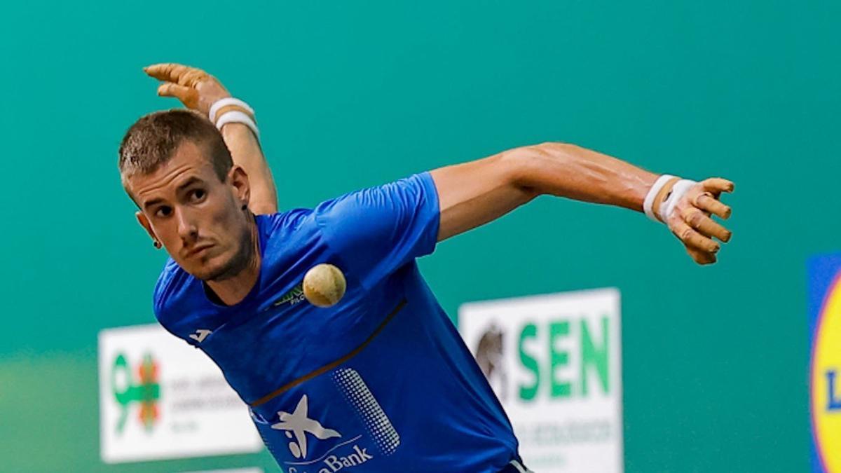 Jaka y Mariezkurrena II superan con holgura a Ezkurdia-Gabirondo en el Torneo de San Fermín en el Labrit de Iruñea.