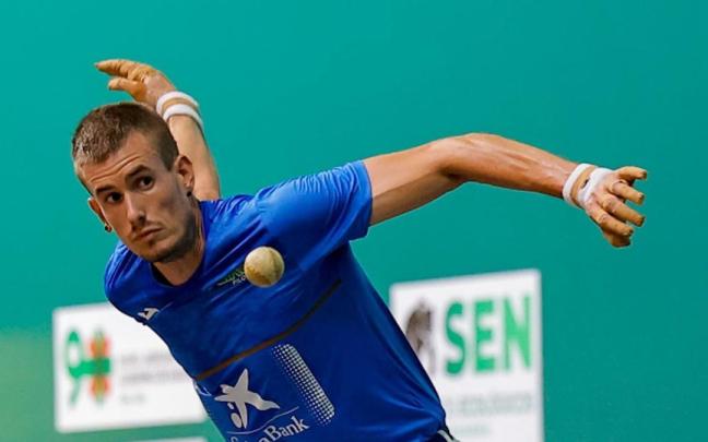 Jaka y Mariezkurrena II superan con holgura a Ezkurdia-Gabirondo en el Torneo de San Fermín en el Labrit de Iruñea.