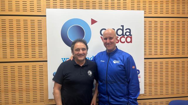 Adrián Yáñez en los estudios de Onda Vasca Adrián Yáñez en los estudios de Onda Vasca