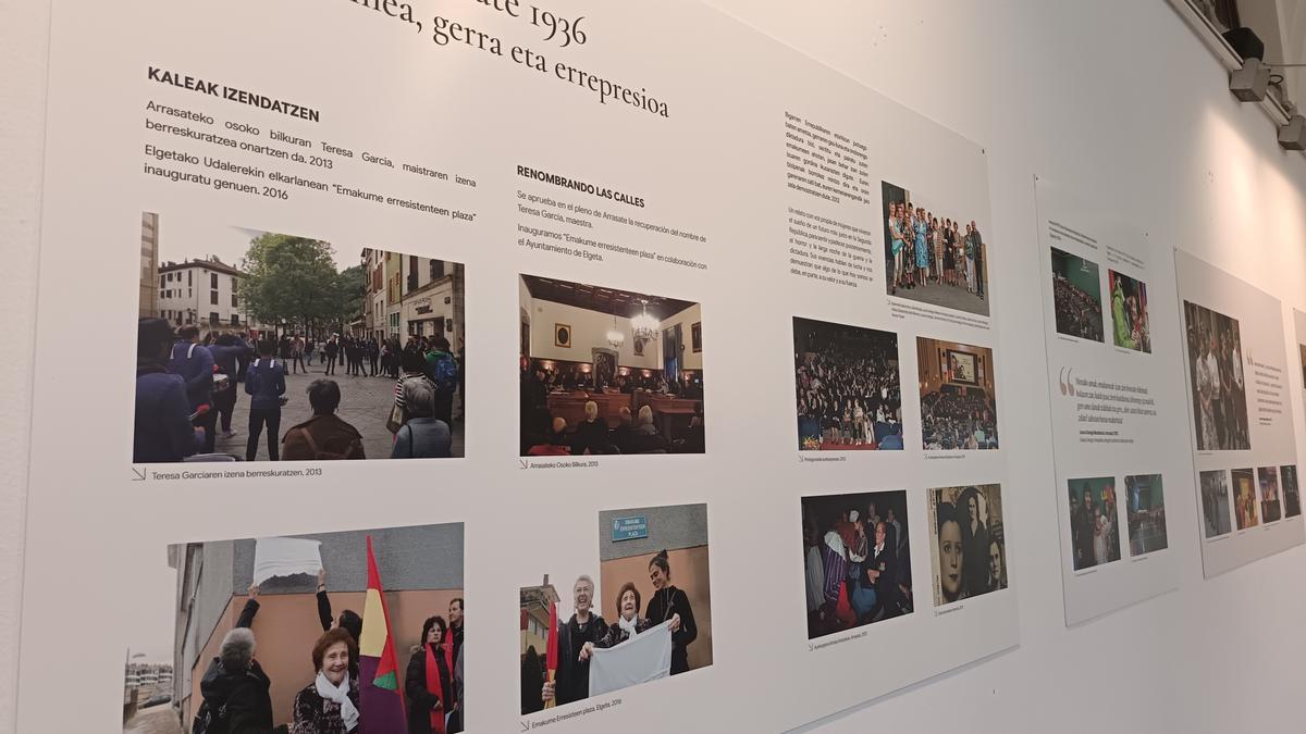 Uno de los paneles de la exposición que da voz a las mujeres.