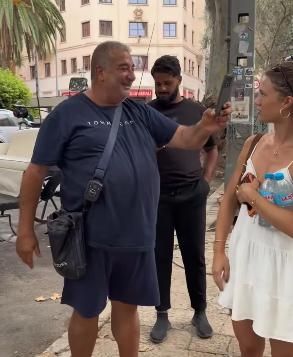 El hombre se dirigió de forma violenta a la turista alemana.