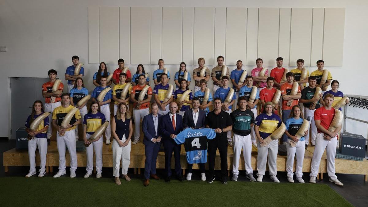 Foto de familia de los puntitas que participarán en los distintos torneos.