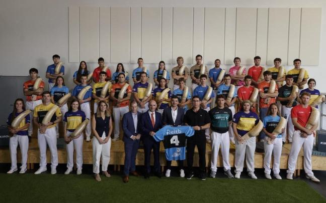 Foto de familia de los puntitas que participarán en los distintos torneos.