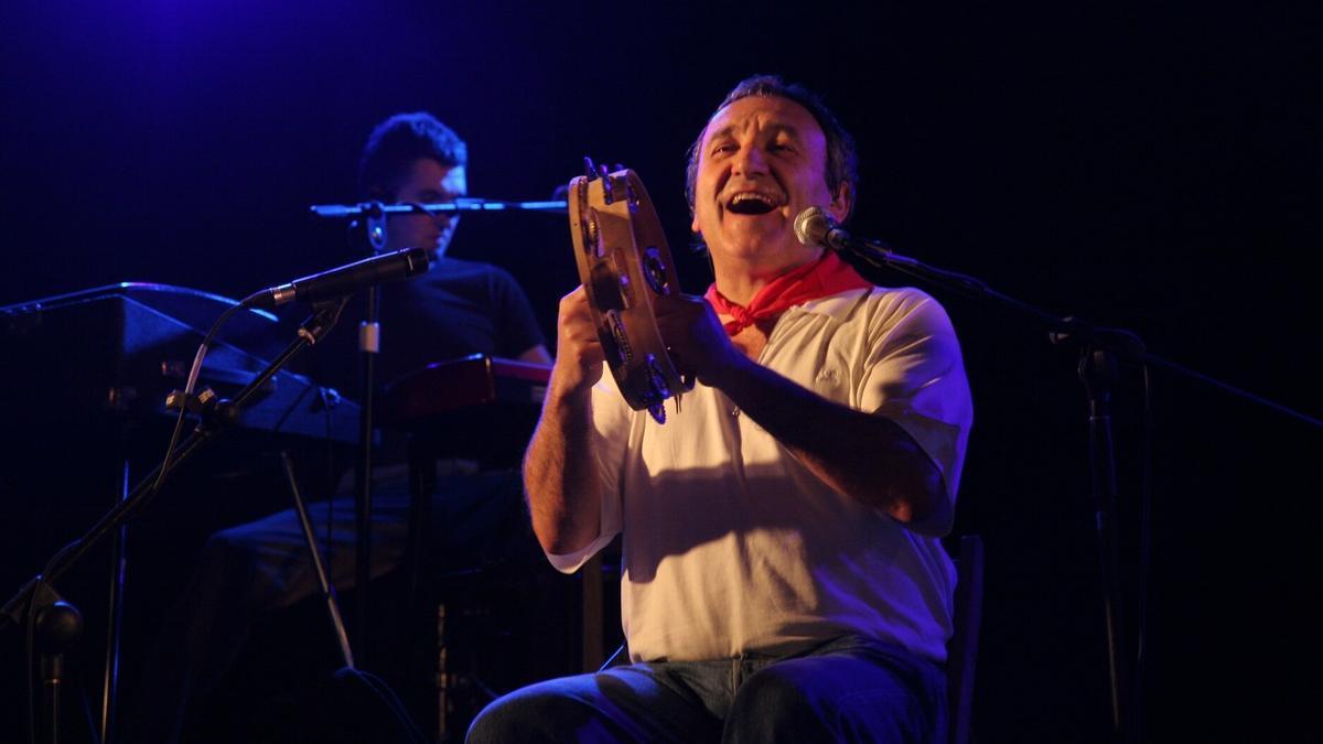 Tapia eta Leturia zuzenean arituko dira 'Wafa' abestia jotzen Gurutzeaga frontoian.