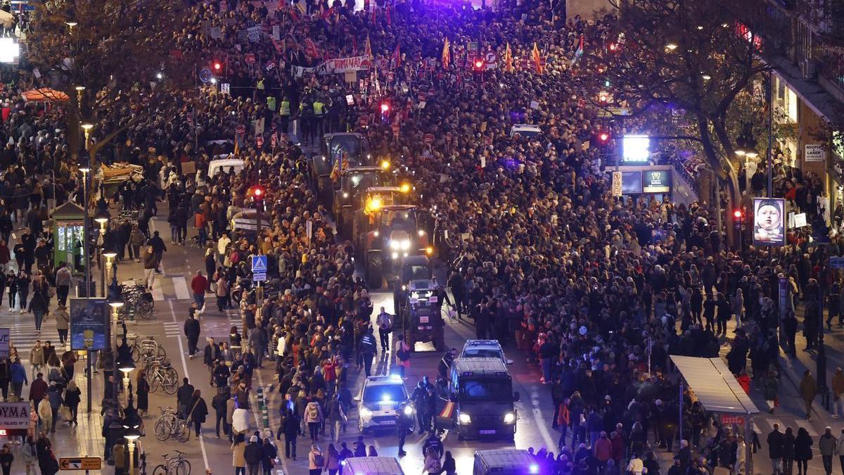 Vista general de la tercera manifestación convocada en Valencia por la gestión de la dana.