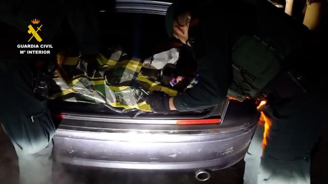 Imagen del vehículo en el que fue detectada la droga. Foto: Guardia Civil