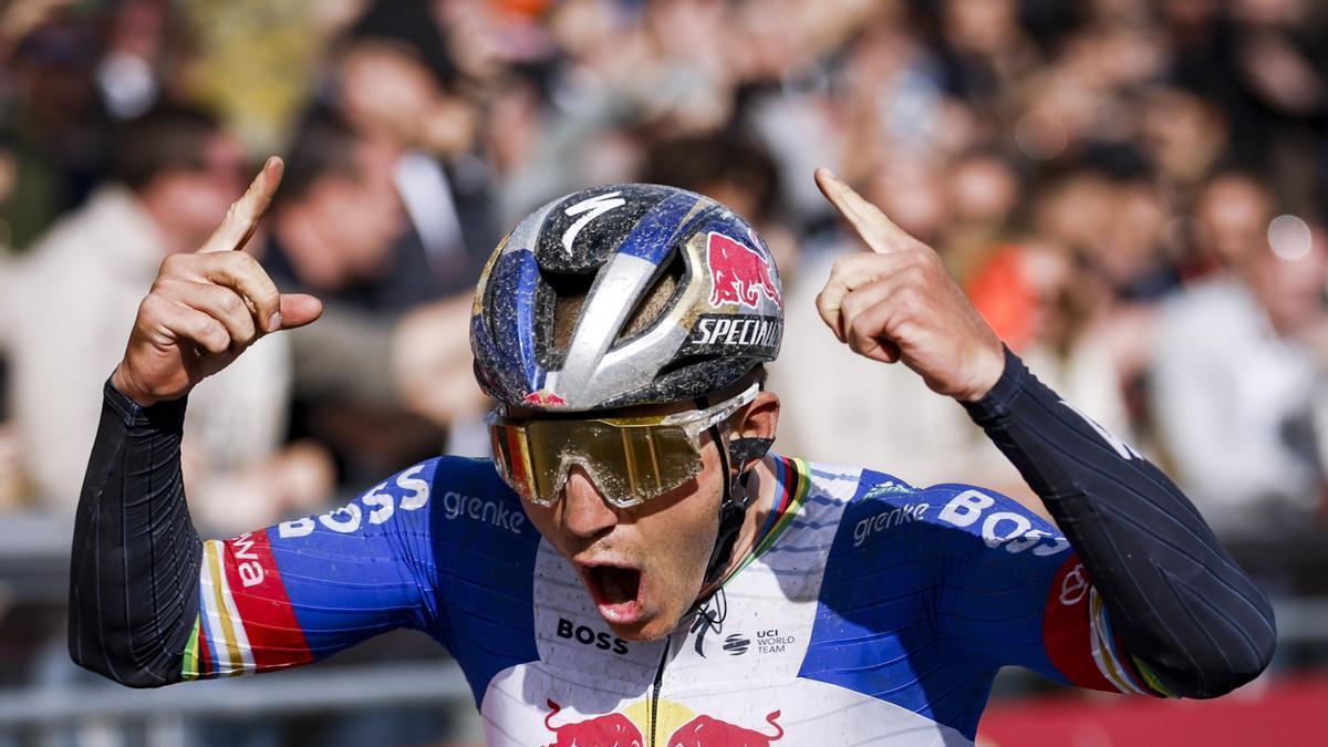 Evenepoel, desatado tras la victoria.