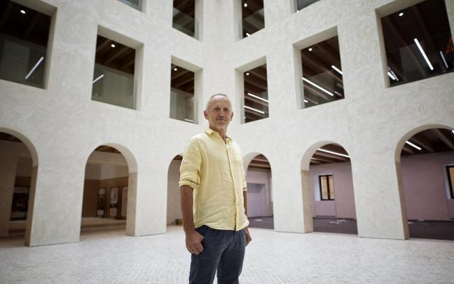 El presidente de la Mancomunidad de la Comarca de Pamplona, David Campión, en el interior de las Salesas. El presidente de la Mancomunidad de la Comarca de Pamplona, David Campión, en el interior de las Salesas.