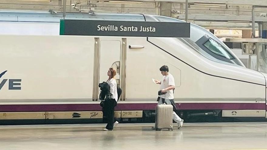 Imagen de archivo de un tren AVE de Renfe.