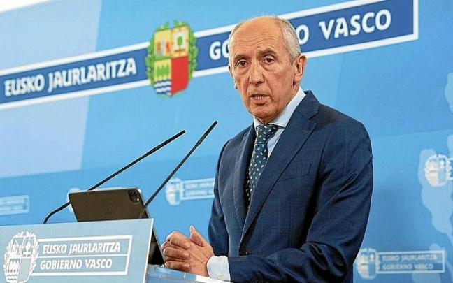 El consejero de Seguridad, Josu Erkoreka, instó a los sindicatos de la Ertzaintza a volver a la mesa de negociación. | FOTO: E. P.