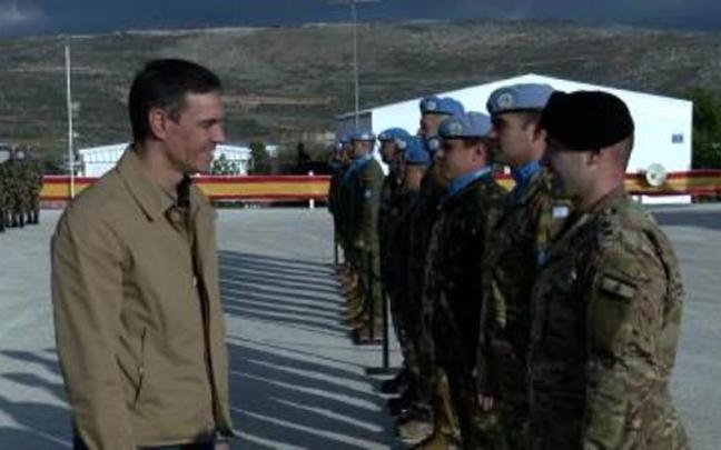 Sánchez visitó el año pasado a las tropas españolas en Líbano. / EP Sánchez visitó el año pasado a las tropas españolas en Líbano.