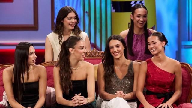 Inés Bergua, Salma Solaun, Andrea Fernández, Marina Cortelles, Andrea Corral y Lucía Muñoz se convirtieron en las protagonistas de la noche.