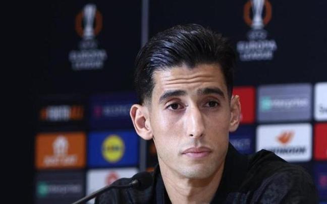 Nayef Aguerd en la rueda de prensa previa al partido ante el Niza. / REAL SOCIEDAD