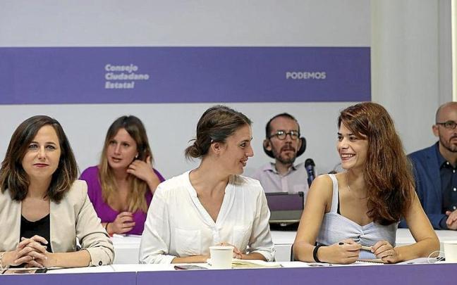 Ione Belarra, Irene Montero e Isa Serra, en el Consejo Ciudadano Estatal del pasado septiembre. | FOTO: E. P.