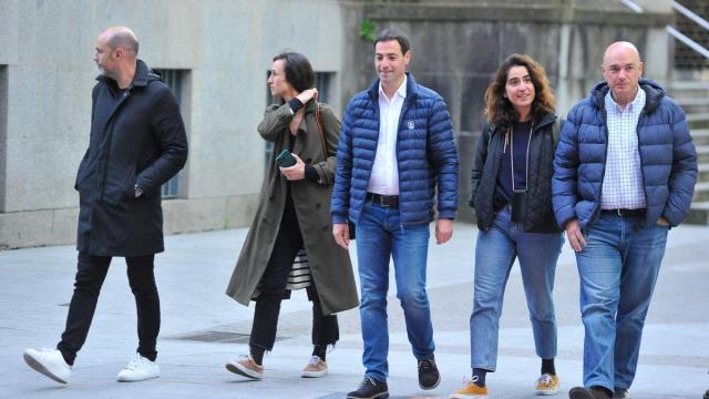 Imanol Pradales (3i), este domingo llegando a Sabin Etxea.