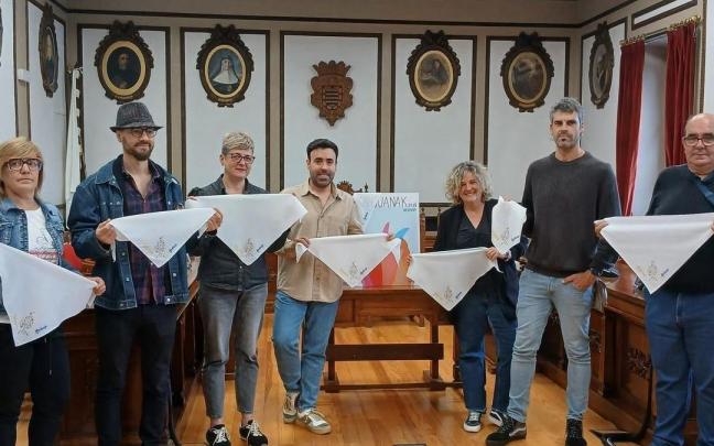 Presentación del pañuelo de sanjuanes.