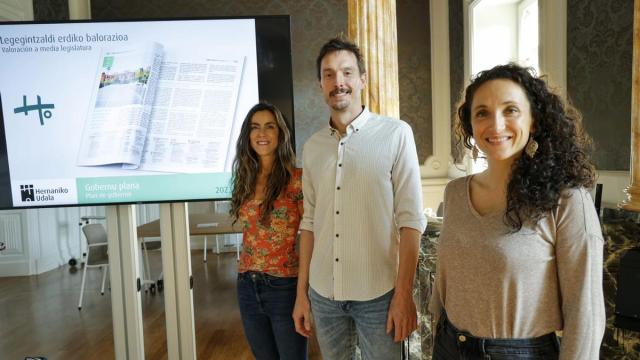 Atorrasagasti, Lertxundi y Lekuona en la comparecencia / N.G. Atorrasagasti, Lertxundi y Lekuona en la comparecencia