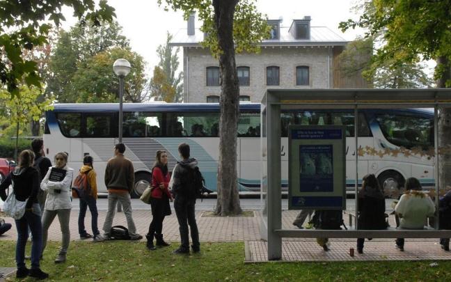 Greenpeace ha elaborado el informe 'Movilidad en precario: radiografía de la pobreza en el transporte en Europa'.
