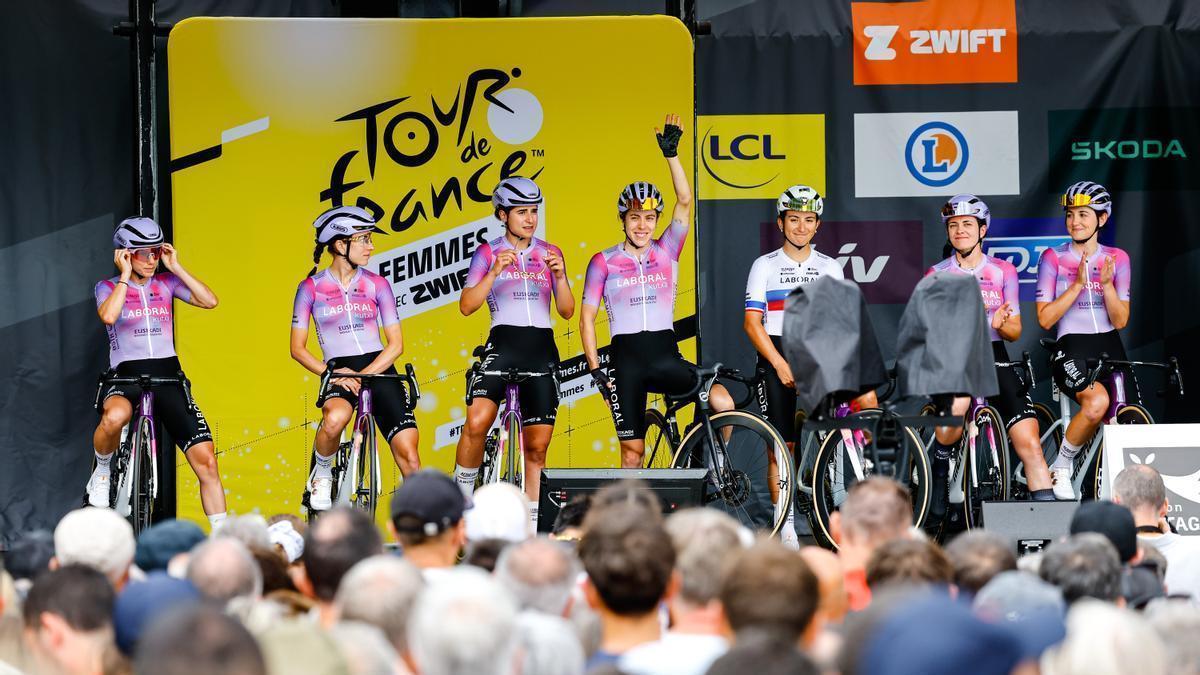 Presentación del Laboral Kutxa-Euskadi en la Tour de Francia femenino.