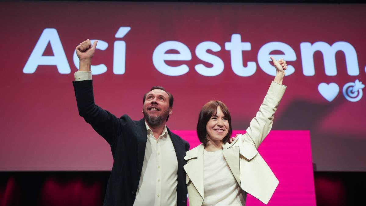 La secretaria general del PSPV-PSOE y ministra de Ciencia, Innovación y Universidades, Diana Morant, y el ministro de Transportes y Movilidad Sostenible, Óscar Puente