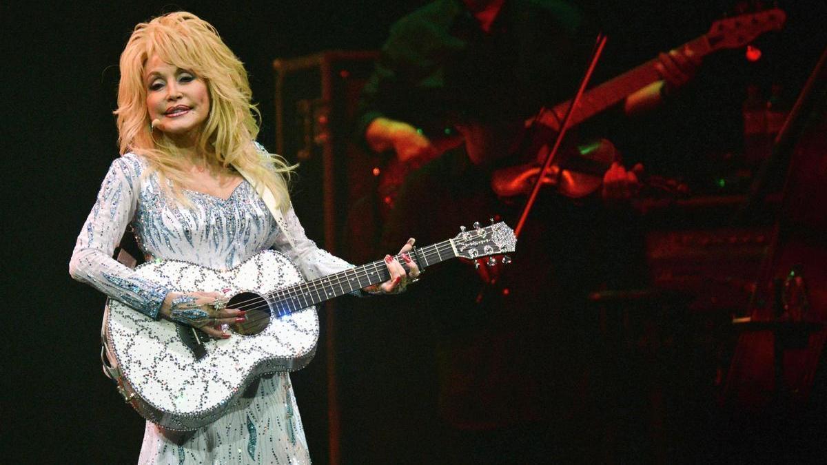 Dolly Parton, incombustible hasta el final, vivió toda su vida pegada a un escenario y a la música.