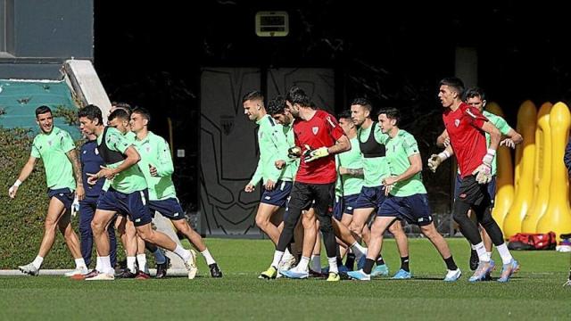 La plantilla del Athletic se ejercita en Lezama. La plantilla del Athletic se ejercita en Lezama.
