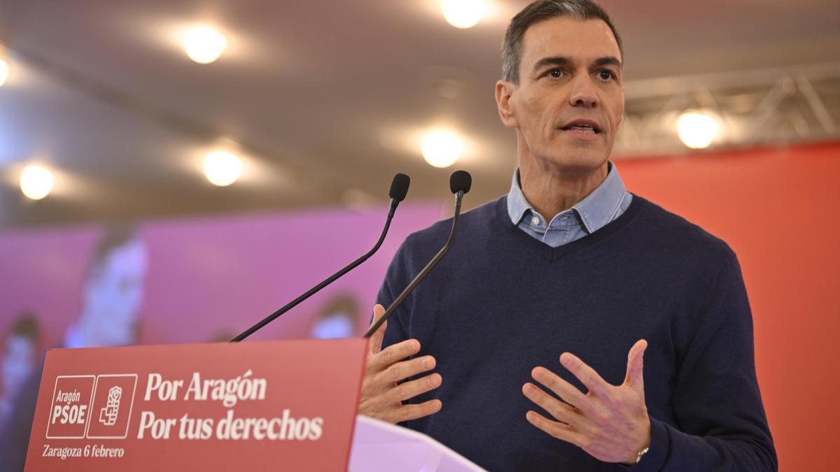 Sánchez, durante el cierre de campaña en las elecciones de Aragón.