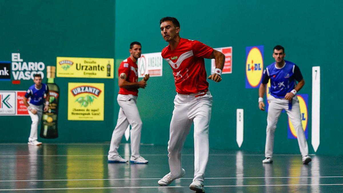 En imágenes: Urrutikoetxea y Albisu superan a Ezkurdia-Martija en el Torneo de San Fermín.