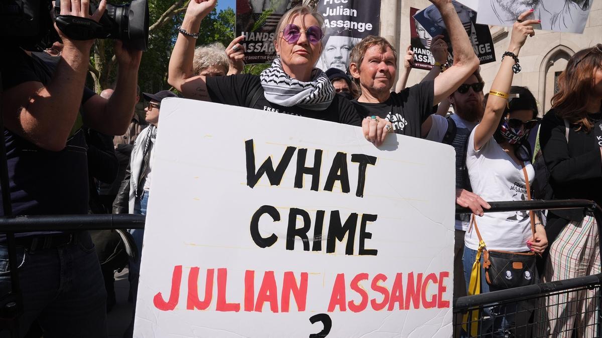 Una defensora del fundador de WikiLeaks se pregunta qué crímenes ha cometido Julian Assange.