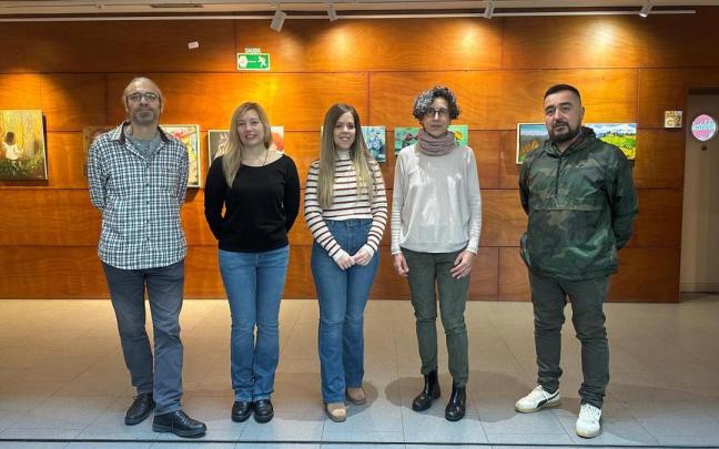 Aitor Espie, Susana Ferreira, Sandra Caballero, Rakel Salinas y Garikoitz C. Murua, durante la presentación de la muestra.