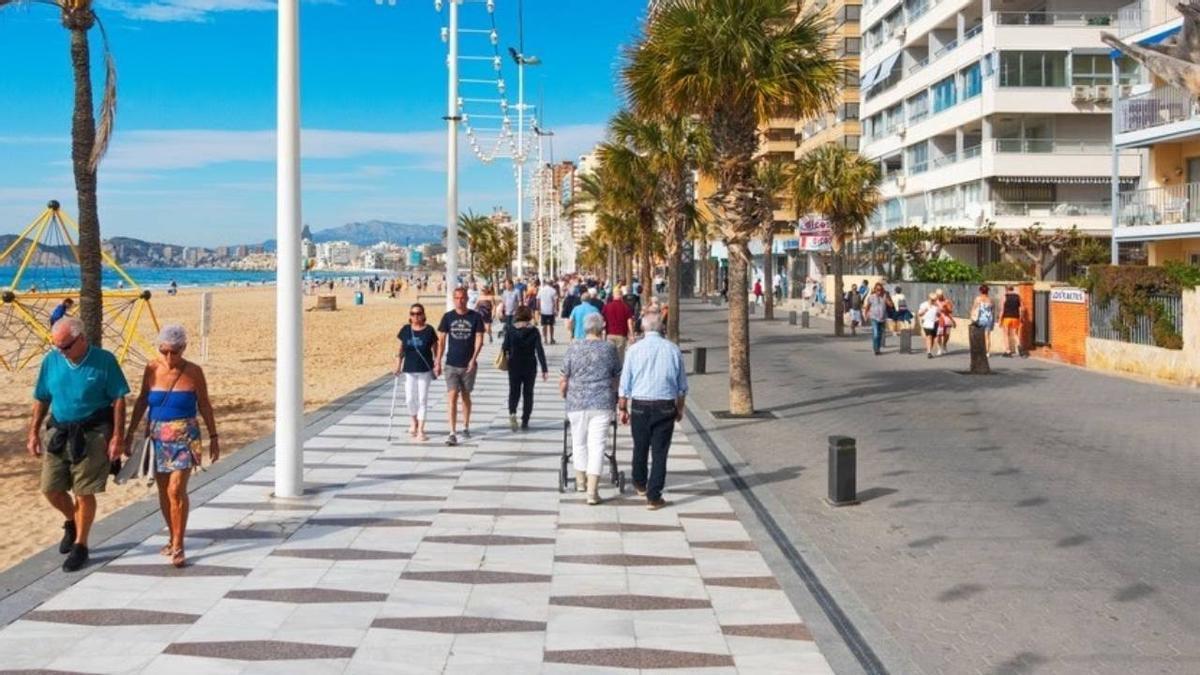 ¿Se puede viajar con el Imserso sin ser pensionista ni estar jubilado?