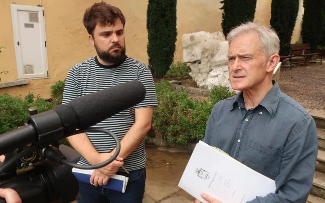 Beñat Zamalloa y Jon Luqui, durante la rueda de prensa.