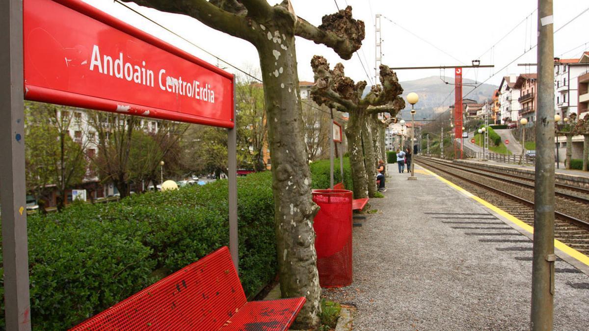 Estación del tren de Cercanías de Renfe en Andoain Centro