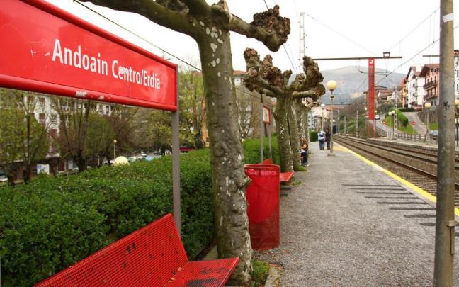 Estación del tren de Cercanías de Renfe en Andoain Centro