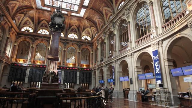 Edificio de la Bolsa de Madrid.