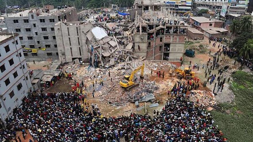 Imagen del Rana Plaza tras el derrumbe