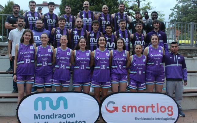 La plantilla de los equipos femenino y masculino en una foto de familia.