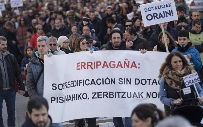 Protesta en Erripagaña por falta de dotaciones y servicios Protesta en Erripagaña por falta de dotaciones y servicios