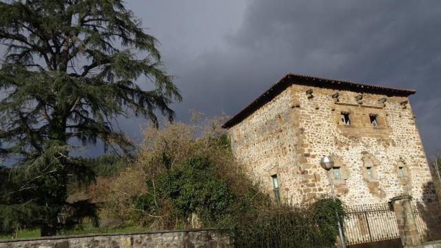 La torre de la Puente, en San Martín de Corral.