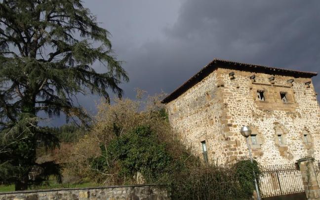 La torre de la Puente, en San Martín de Corral.