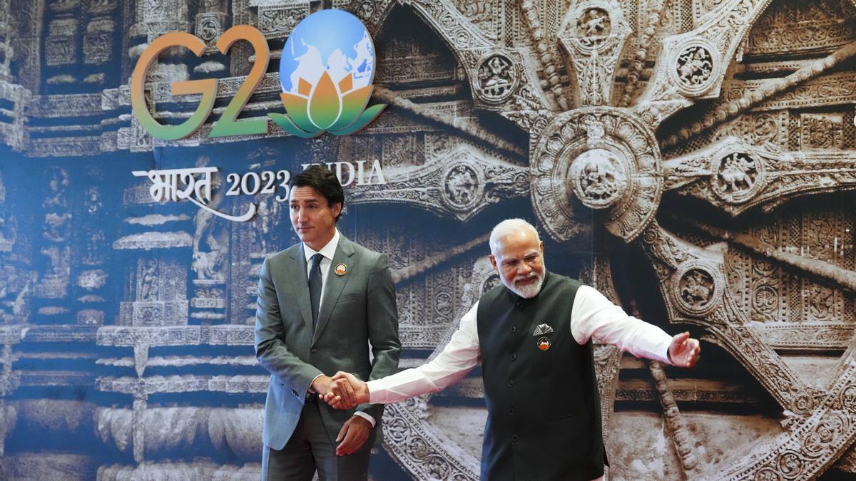 El primer ministro de Canadá, Justin Trudeau, es recibido por el primer ministro de la India.