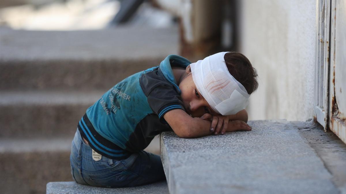 Un niño herido en Gaza.