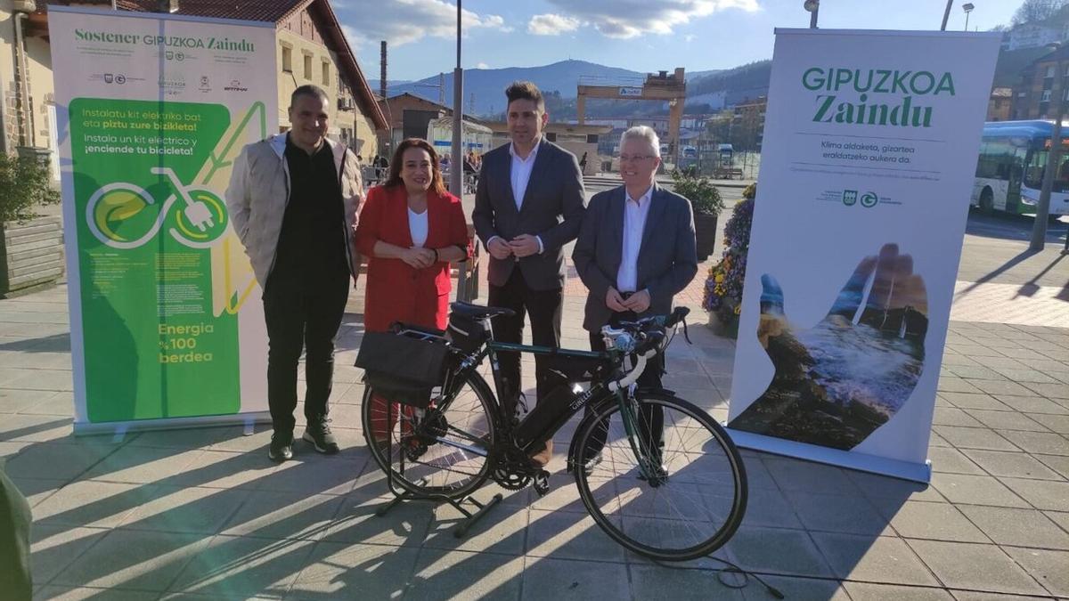 Irizar, Romero, Serrano y Asensio, en la presentación.