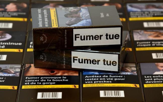 En 2025 las cajetillas de tabaco costarán 12 euros en Francia.