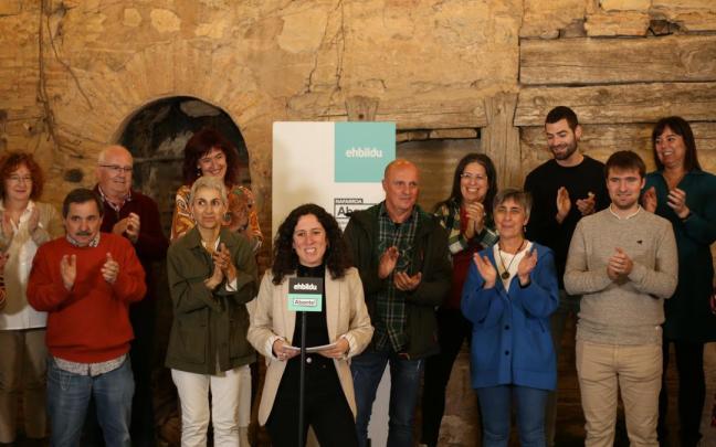 Edurne León, en el centro, durante la presentación de hoy en Tudela Edurne León, en el centro, durante la presentación de hoy en Tudela